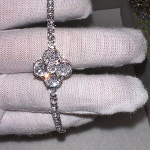 Elegant white Moissanite Diamond sliver plated 925 brecelet